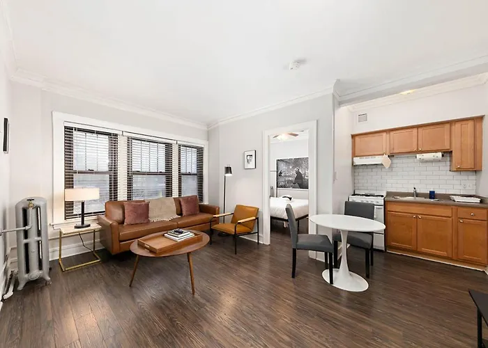 Frontdesk Mid-Rise 1 Bedroom Apt In Hyde Park