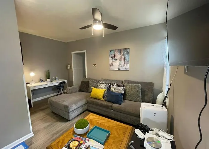 Red Line Guest House Apartment Corporate Housing Chicago