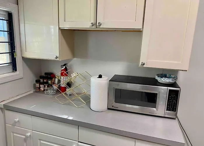 Red Line Guest House Apartment Corporate Housing Chicago