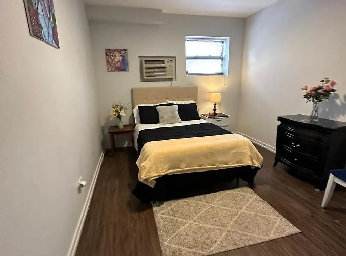 Cossy Room Close To Lake In Chicago