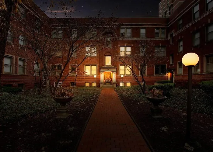 Stylish & Blissful 2Br Apartment In Chicago - Barry 837-Gb