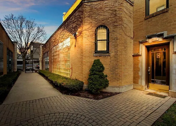 3Br Beautifully Designed Apt Close To Shops - Belmont A3 Chicago