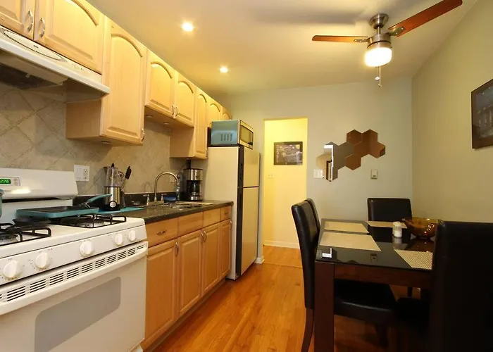 Style & Serene In Jefferson Park Close To Dwtwn & Ord Unit 2 Chicago admite animales