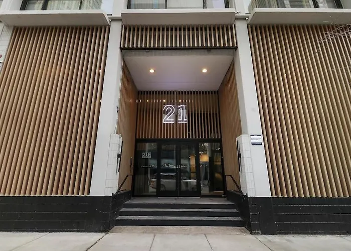 1Br Upscale Apartment In Perfect Location - Chestnut 02H