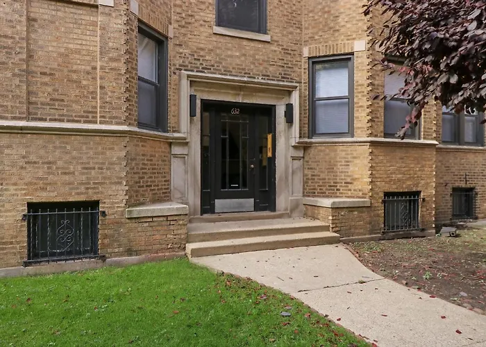 3Br Sunny And Spacious Apartment Near Restaurants - Stratford 2S Rep Chicago