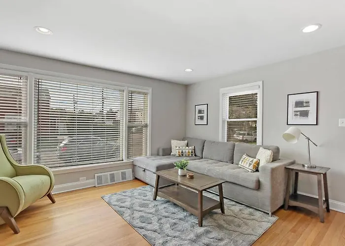 Rep To Carmen 5640 Modern 3Br Escape In Jefferson Park - Carmen 5641