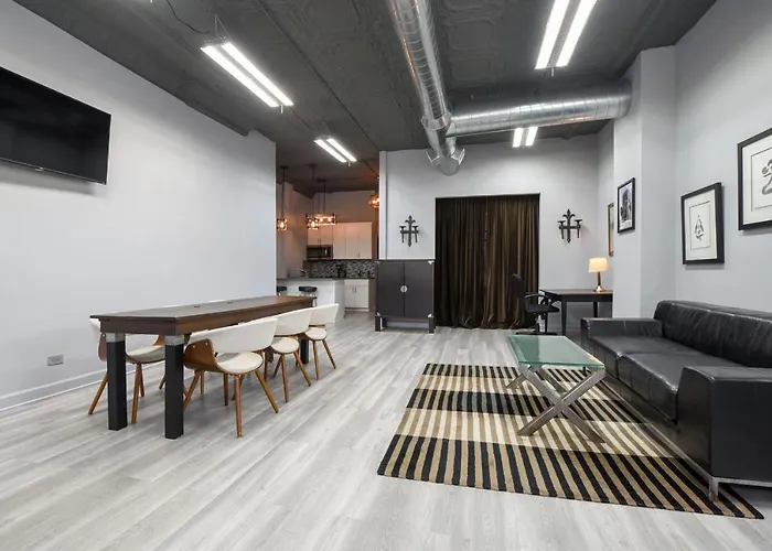 Perfect Space For Relaxing & Entertaining!