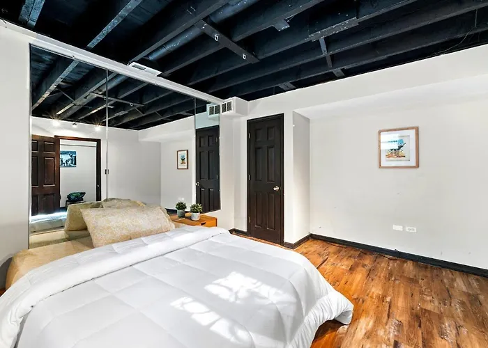 Lavish Near Lake Downtown & Sox #G Chicago