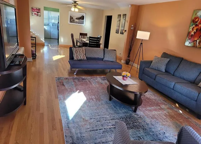 Great Chicago Getaway 2 Bedrooms Sleeps 1 To 4 admite animales