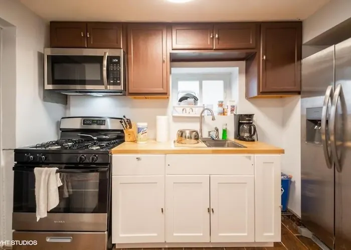 2 Bed / 1 Bath Near O'Hare
