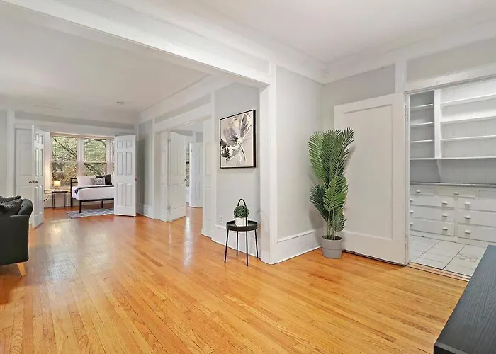Spacious 4Br Apt In Historic Hyde Park Near Beach