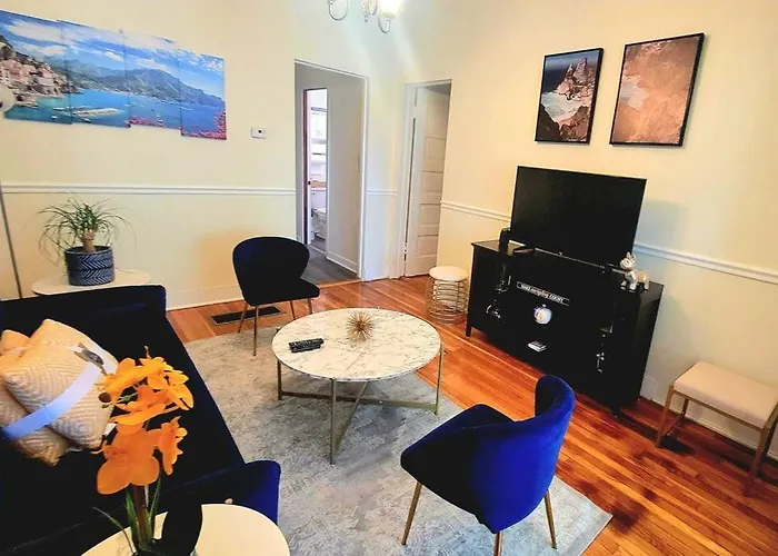 Chateau De Woodlawn - Peaceful 3 Bedroom Apartment.