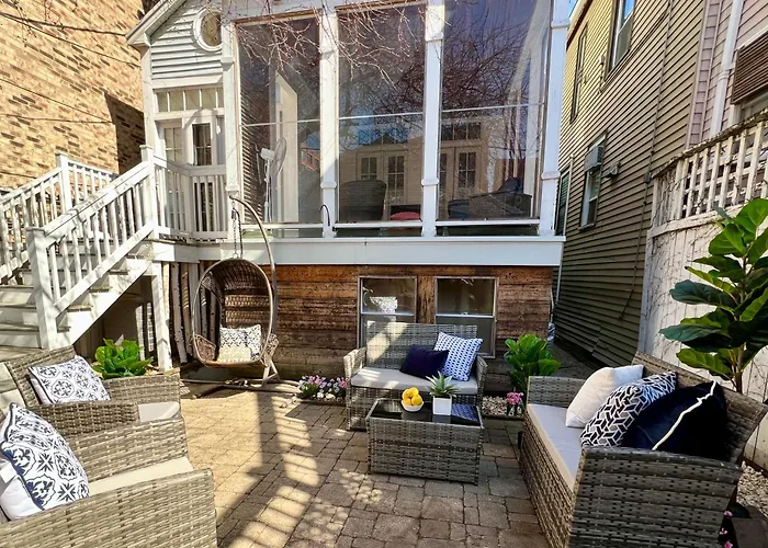 5 Bedroom Huge House In Best Location Parking Fireplace Back Yard