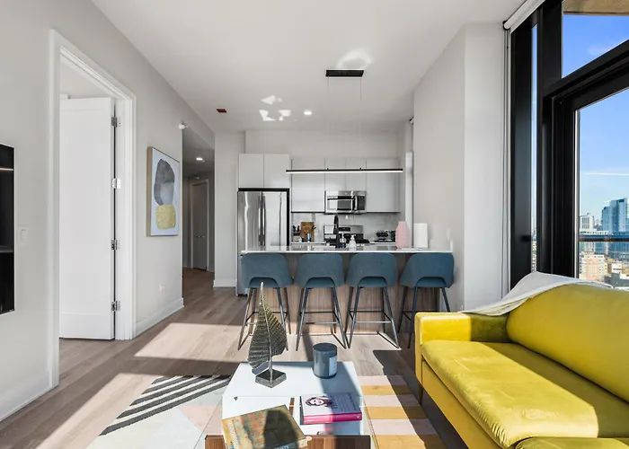 Avra Stylish Apartments Prime West Loop Location Near Union Park