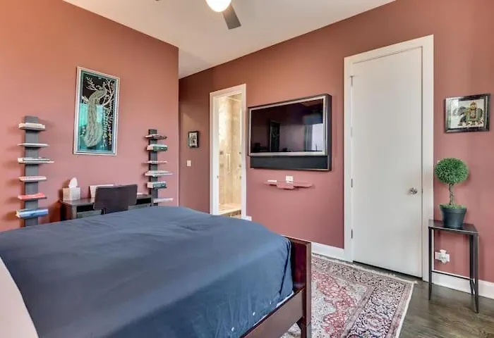 Upscale Penthouse Private Balcony