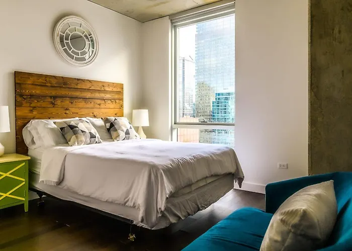 2B,2Ba Luxury Apartment Balcony,Wi-Fi, Paid In&Out Parking In Bldg