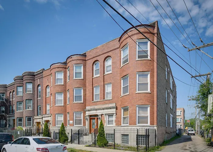 6 Mi To Dtwn Pet-Friendly Chicago Condo