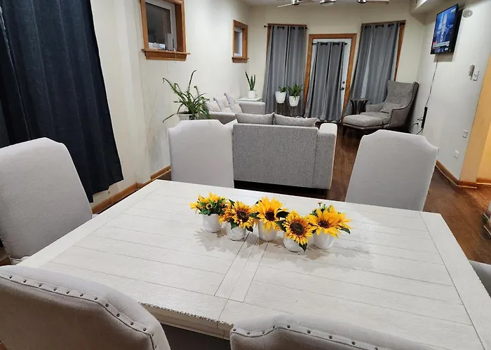 Relaxing Entire Roseland Neighborhood Apartment Unit