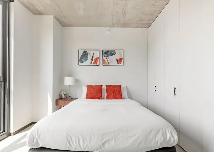 2Br Chic New Apartment With Rooftop Pool & Gym Chicago