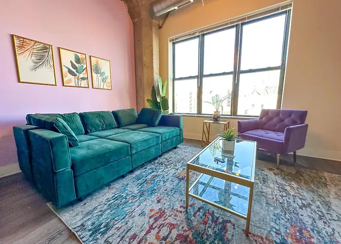 South Loop Chicago 2Br Retreat With Skyline View And Optional Parking For 8 Guests Near Mccormick Place And Soldier Field