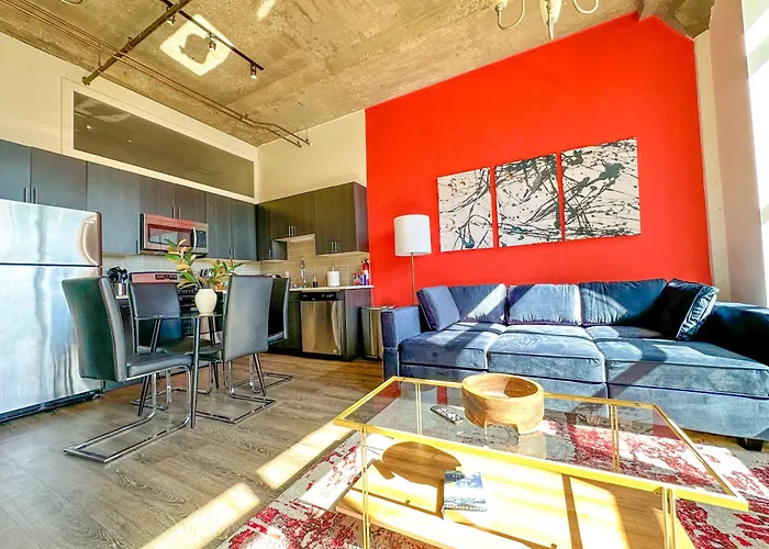 Mccormick Place Secret Oasis With Optional Parking For Up To 8 Guests