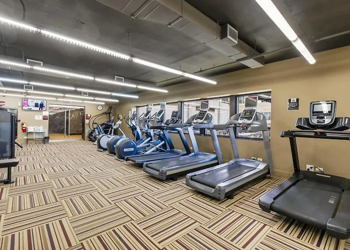 2Bd River North Condo With Million Dollar Views! Condo