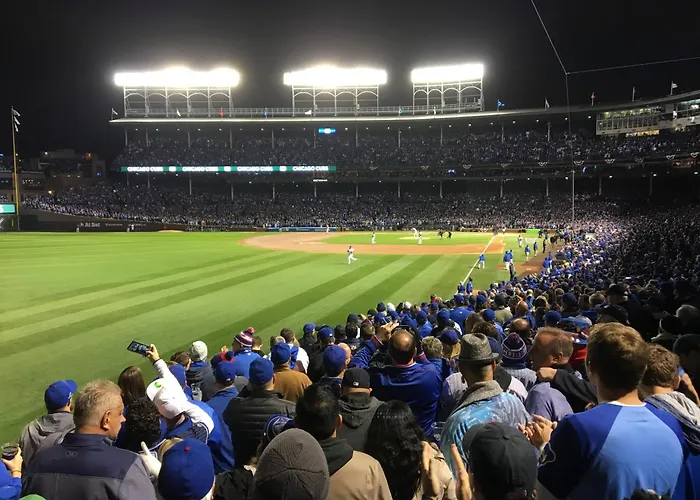 The Wrigleyville Garden 200 Steps To Wrigley-2Br