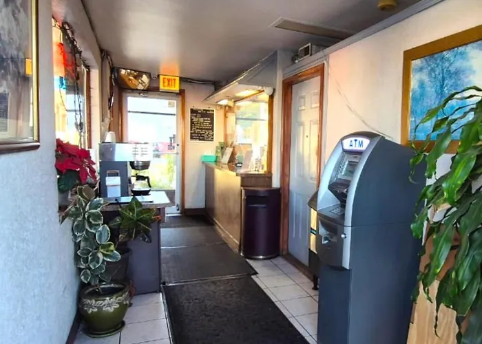 Pet friendly Motel Edgebrook Chicago North Shore By Oyo