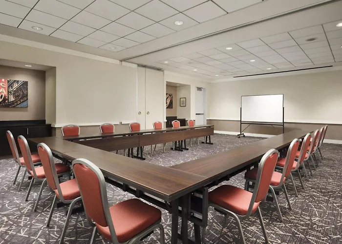 Embassy Suites By Hilton Chicago Downtown Magnificent Mile