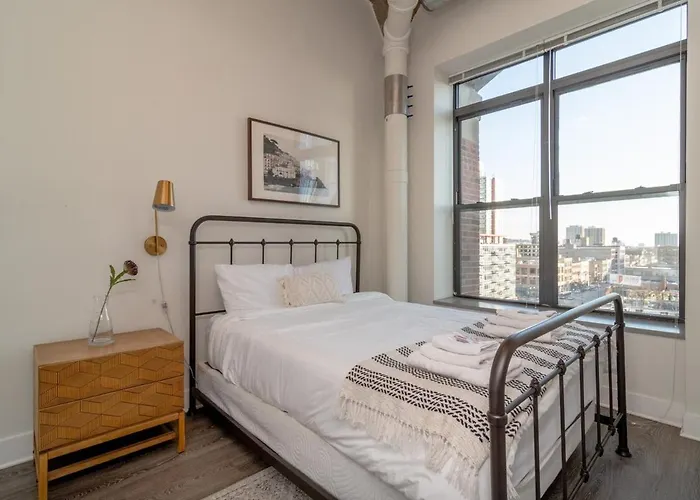 Convenient Cozy 2Br Loft With Optional Parking For 8 Guests Near Mccormick Place, Soldier Field And Lakefront Trail