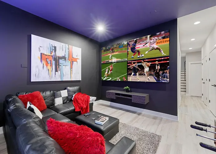 Magnificent New Home W/8 Beds & Free Parking