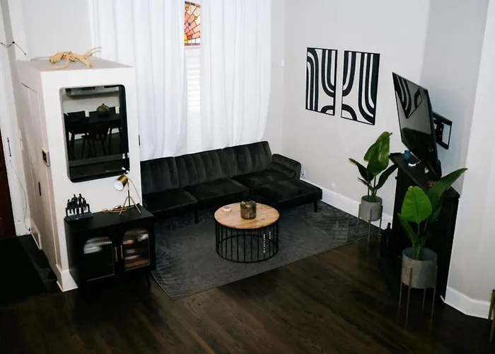 4 Bedroom • Theater Room • Gym • Walk To Lincoln Park!