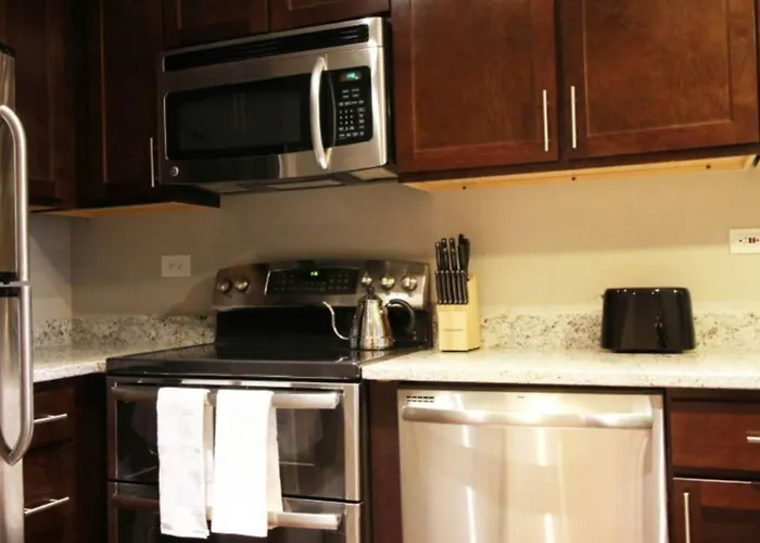 Vibrant Studio In Heart Of Downtown