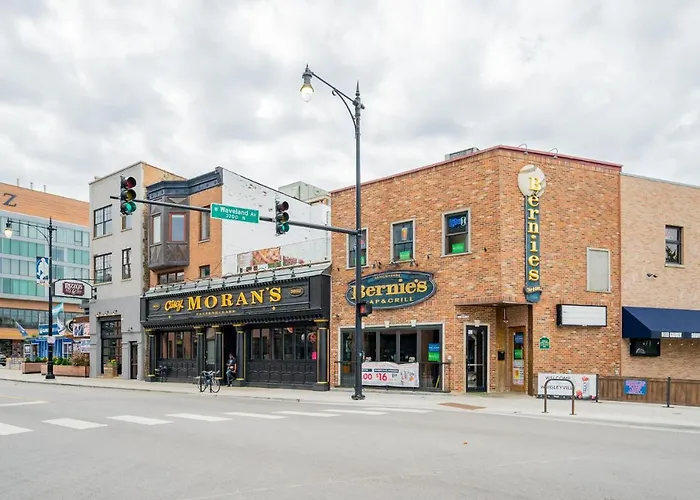 2Br Apartment In Lively Neighborhood Of Wrigley Field - Grace 1