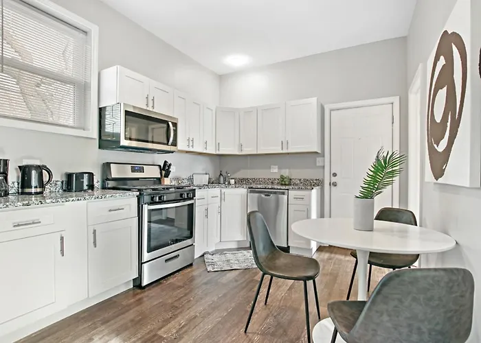 Trendy & Insta-Worthy 2Br Apartment - Kimball All Rep Chicago