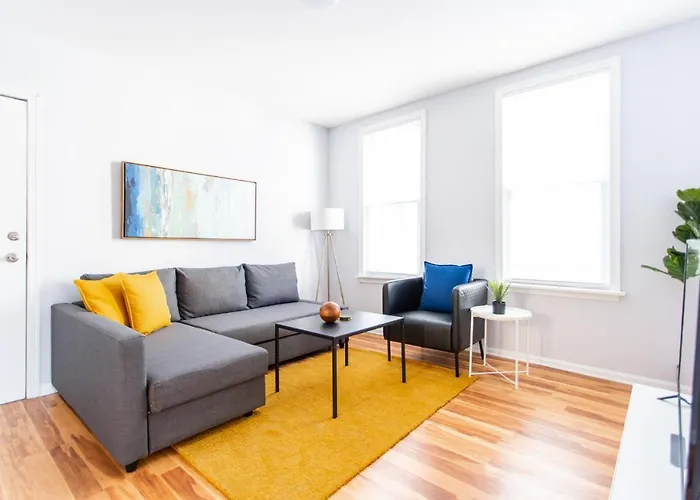 Stylish And Cute 2Br Apartment Near Wrigley!